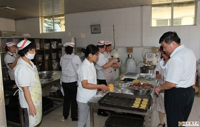 嚴把食品安全關 守護職工健康線——山東能源新礦集團翟鎮煤礦工會開展專項衛生監督行動
